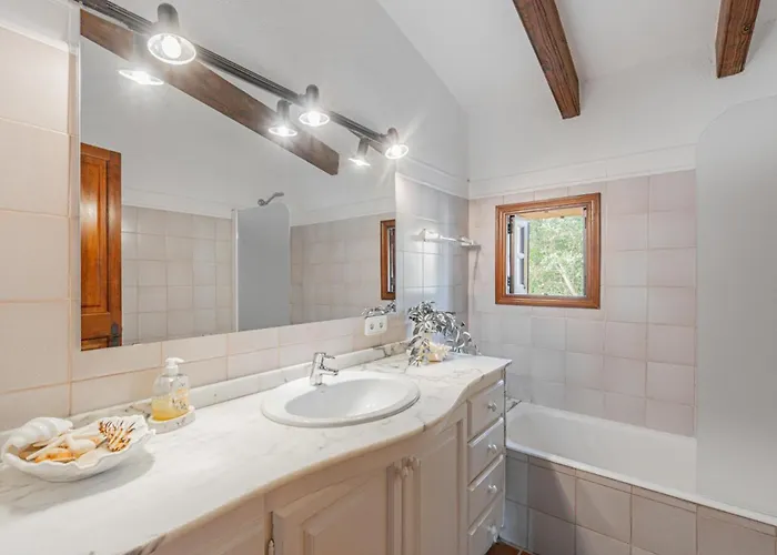 Roig Petit By Vintage Travel Pollensa